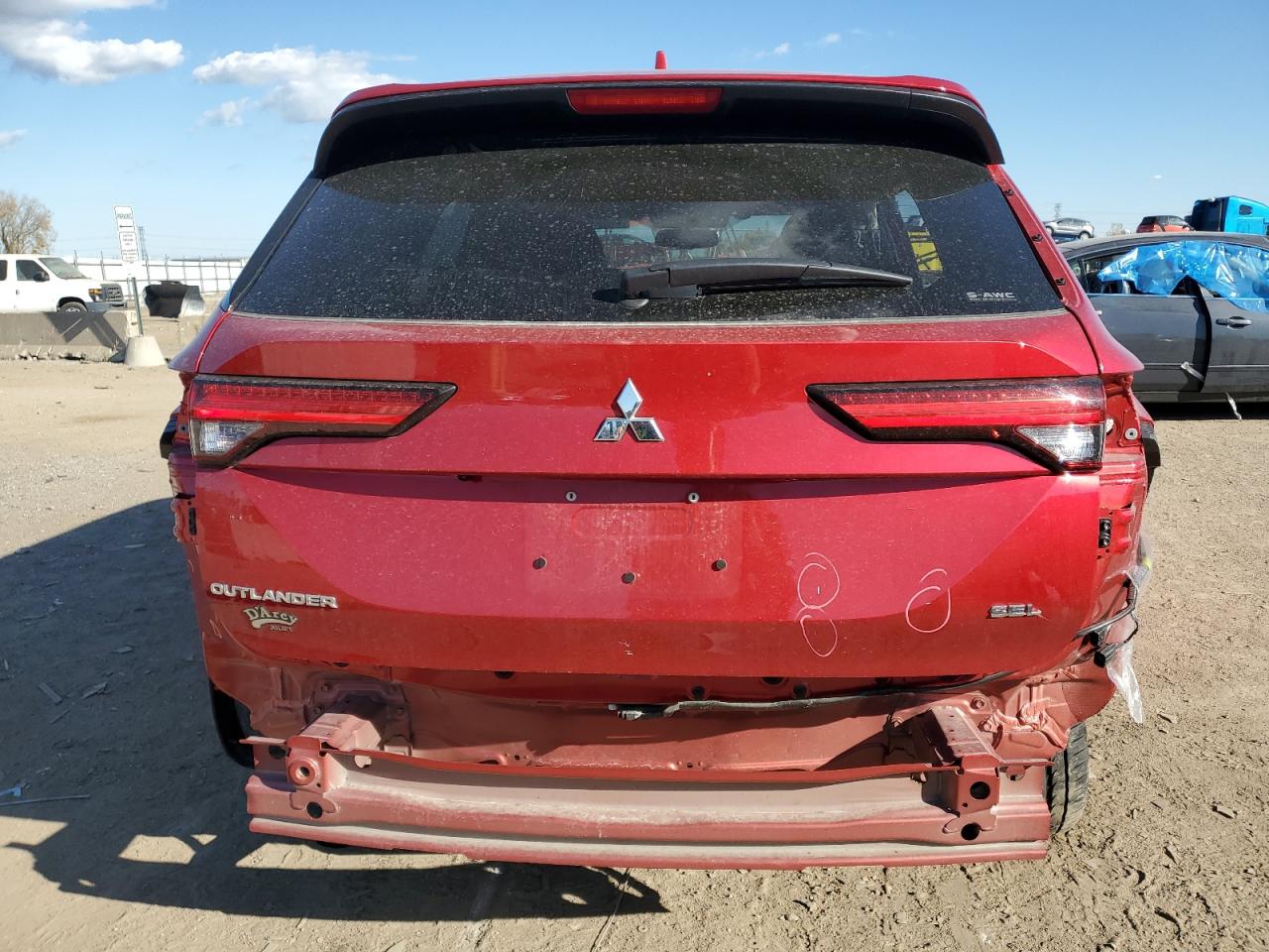 2024 Mitsubishi Outlander - Image 6