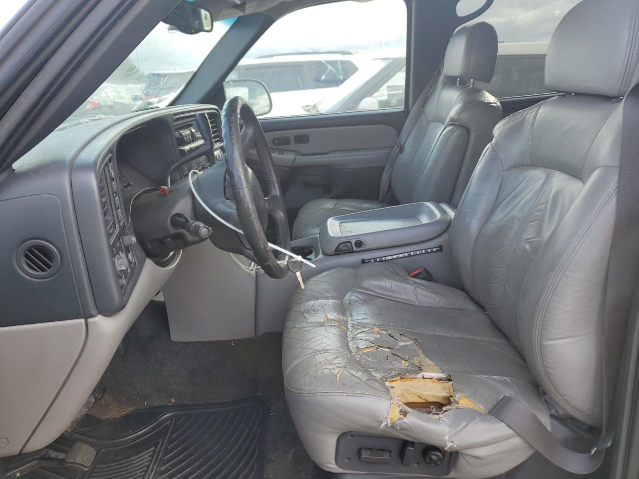 2001 Chevrolet Tahoe - Image 7