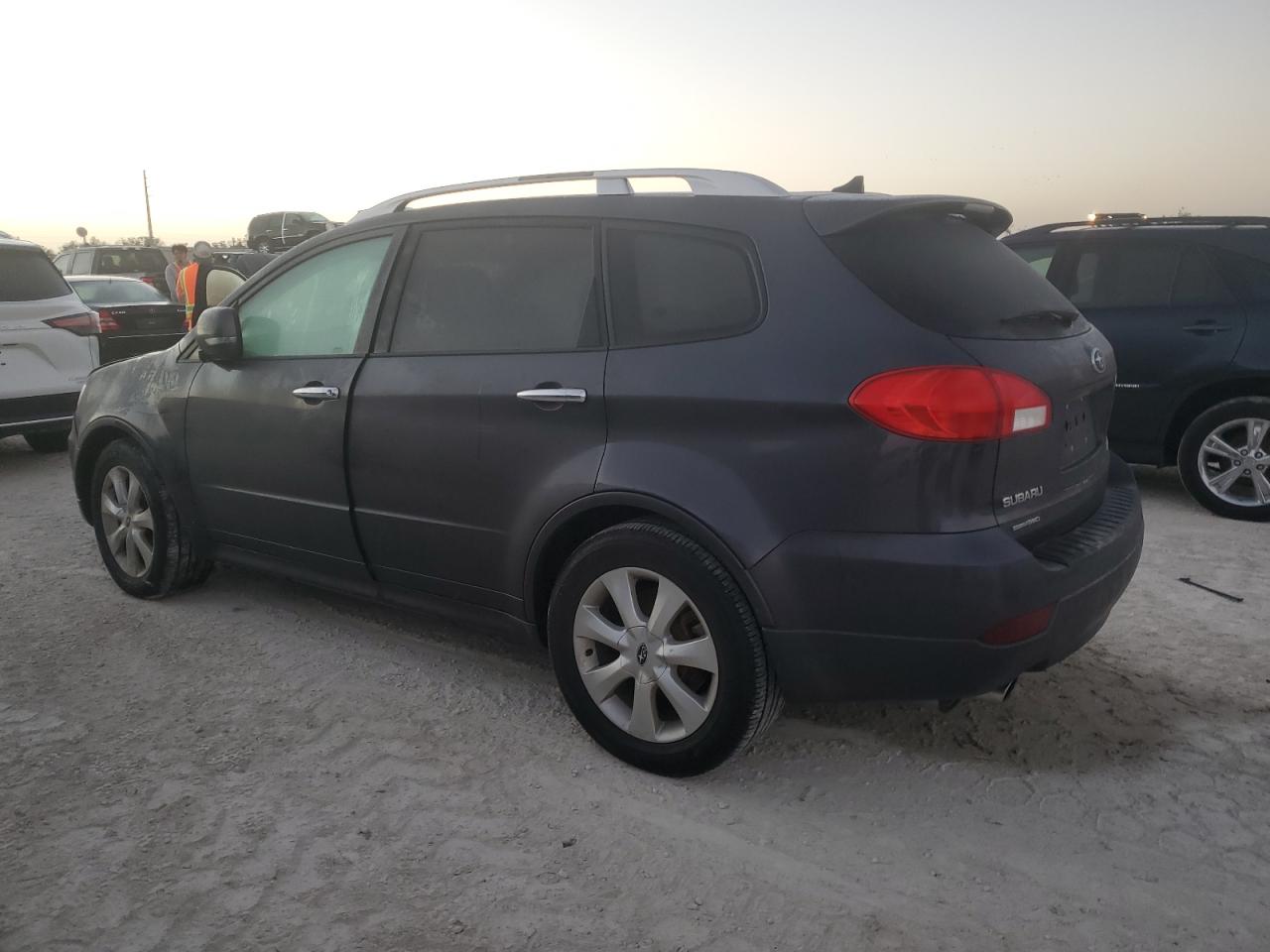 2010 Subaru Tribeca - Image 2