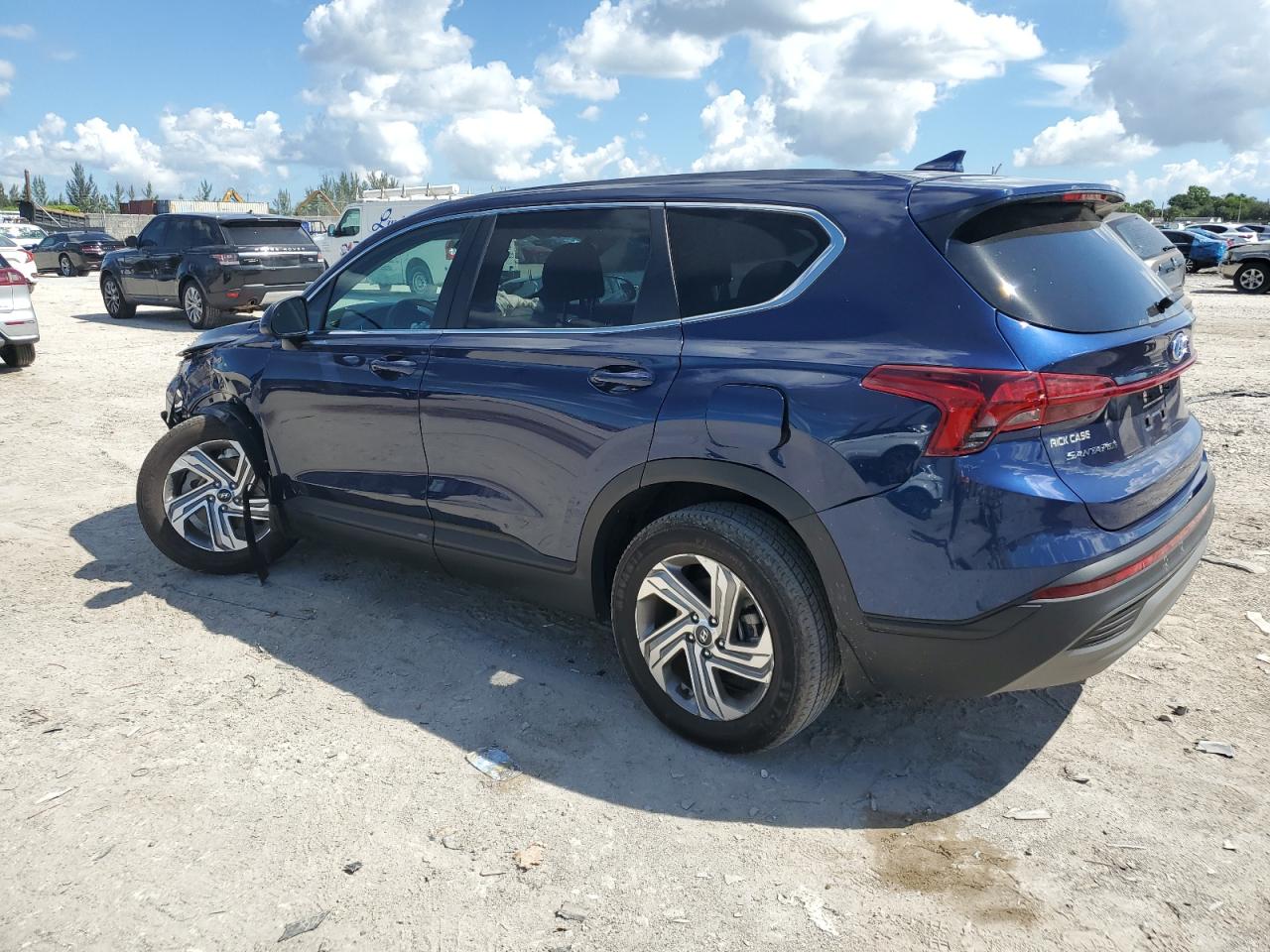 2023 Hyundai Santa Fe - Image 2