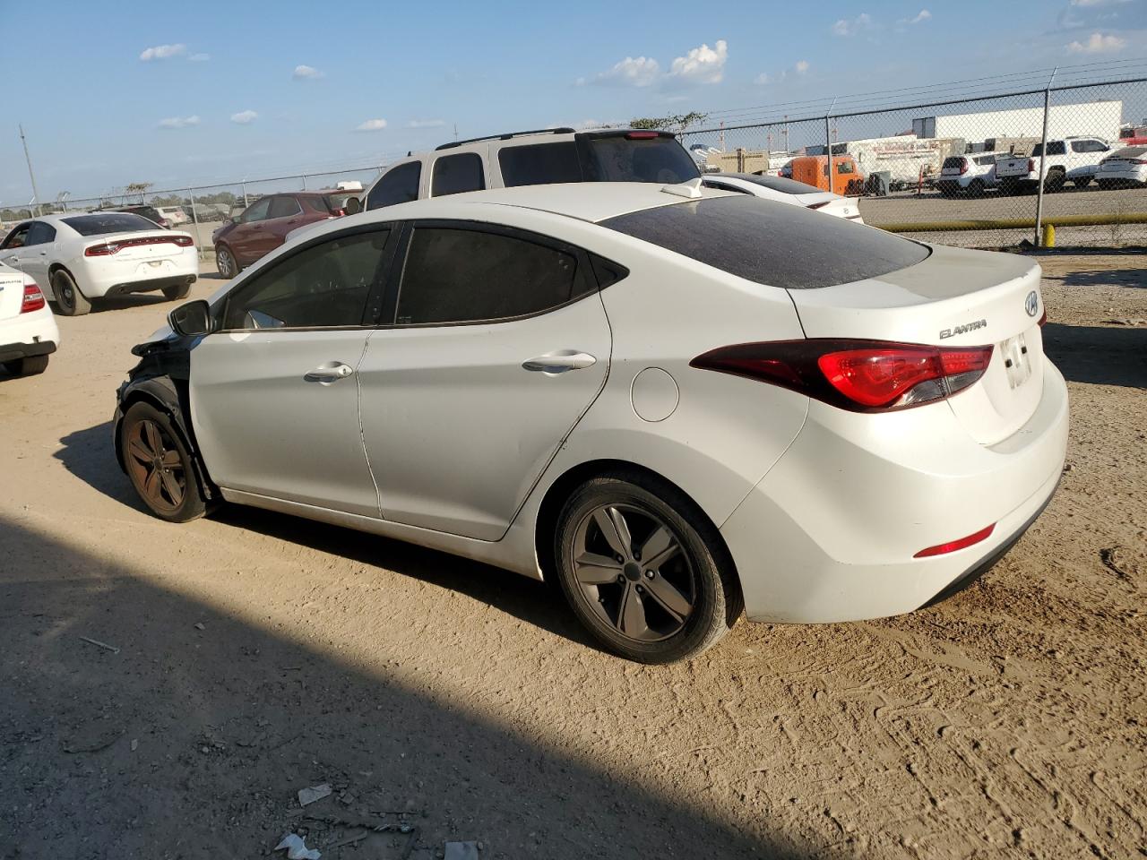 VIN 5NPDH4AE6GH757798 2016 HYUNDAI ELANTRA no.2