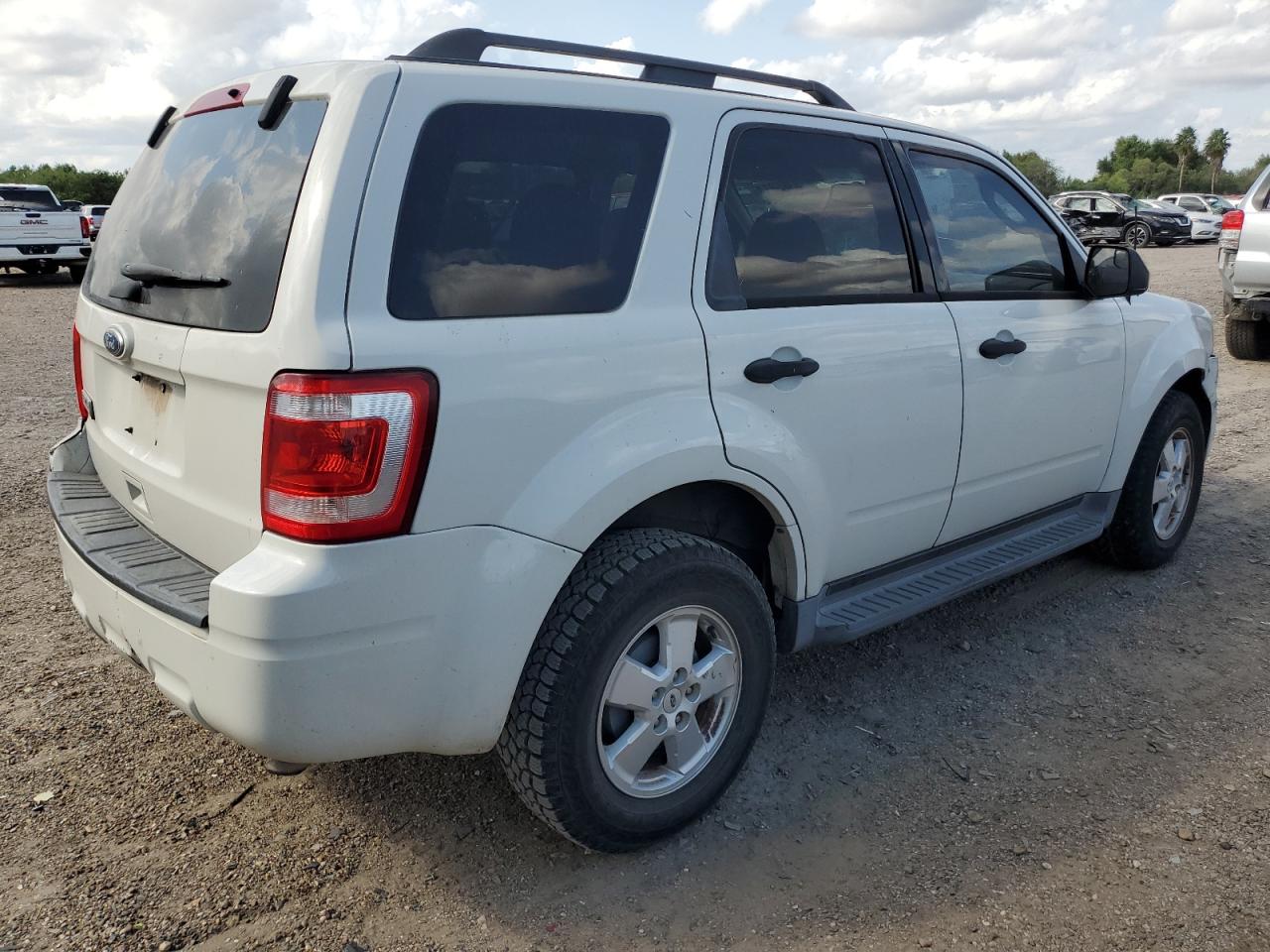 2011 Ford Escape - Image 3