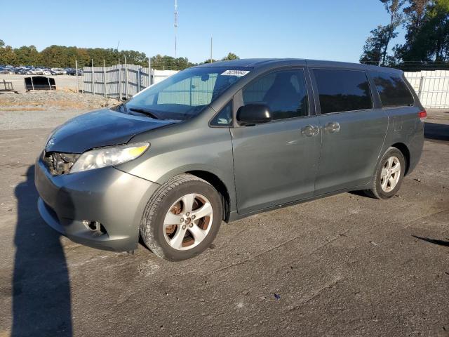 2013 Toyota Sienna 