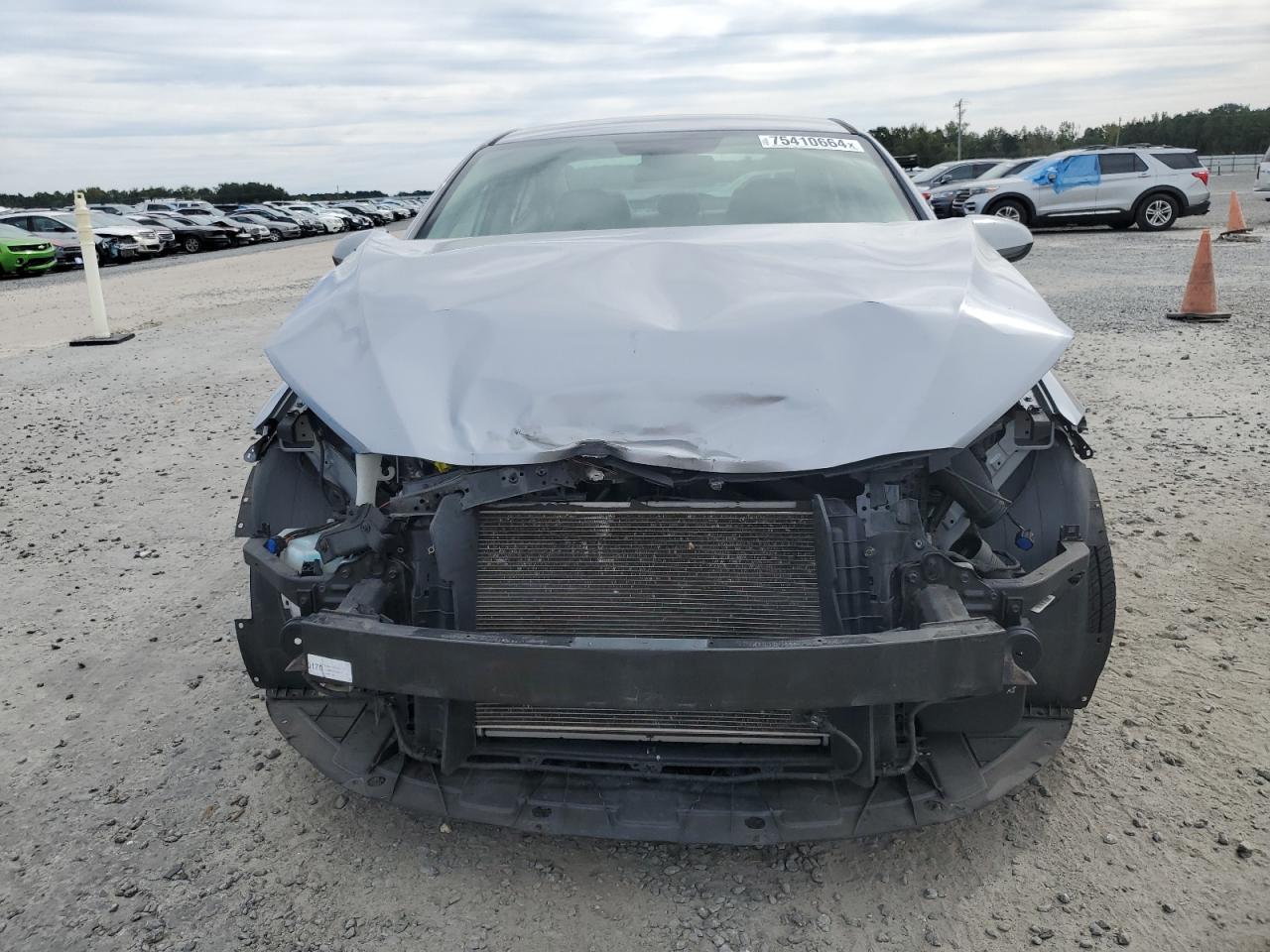 2017 Hyundai Elantra - Image 5