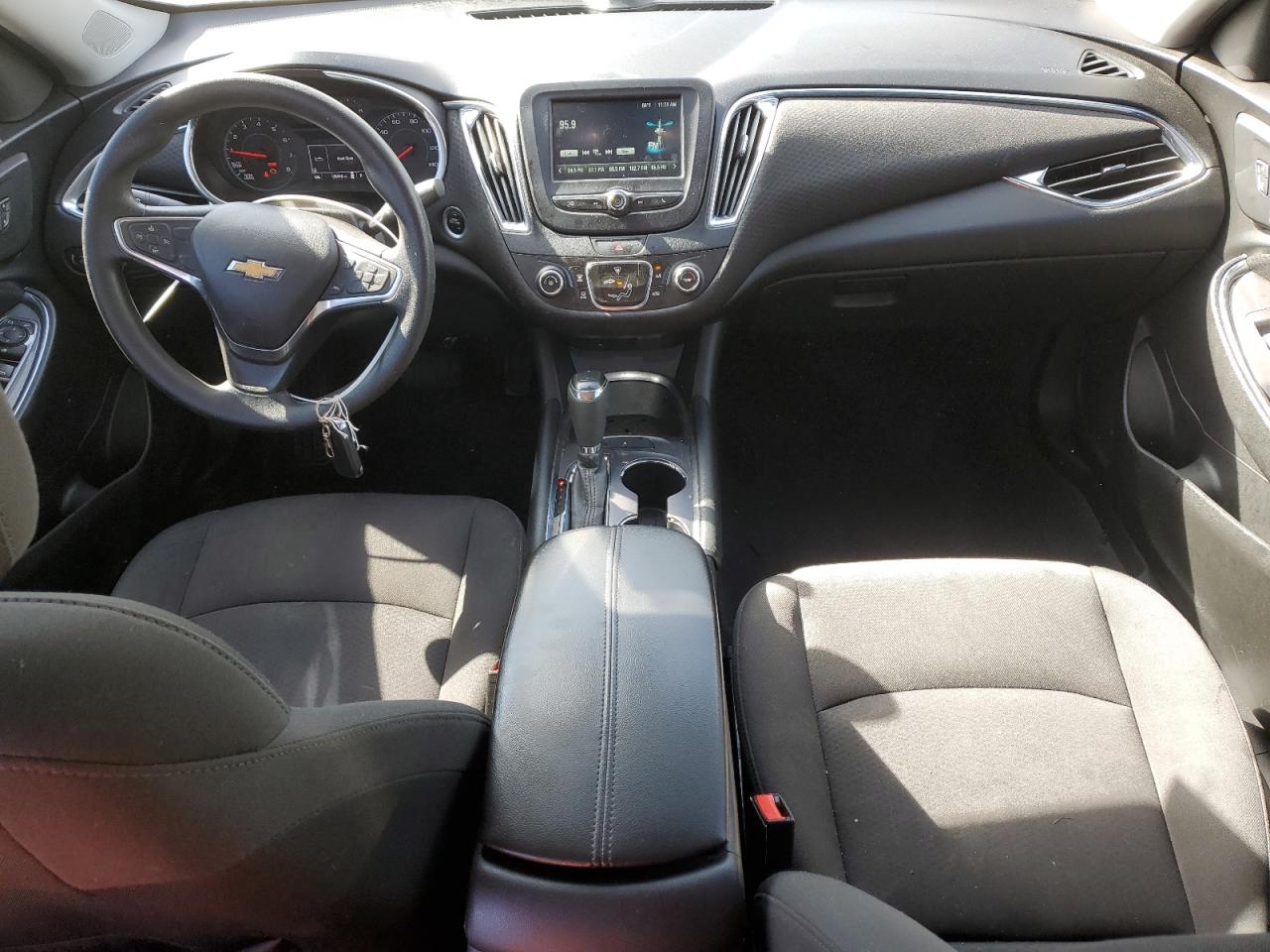 2018 Chevrolet Malibu - Image 8