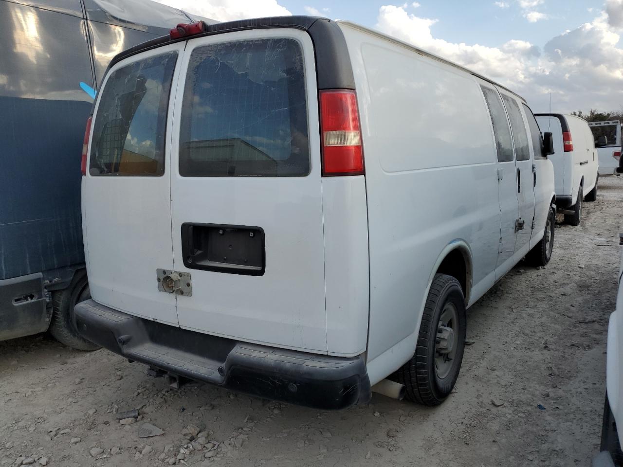 VIN 1GCZGUBG3E1149489 2014 CHEVROLET EXPRESS no.3