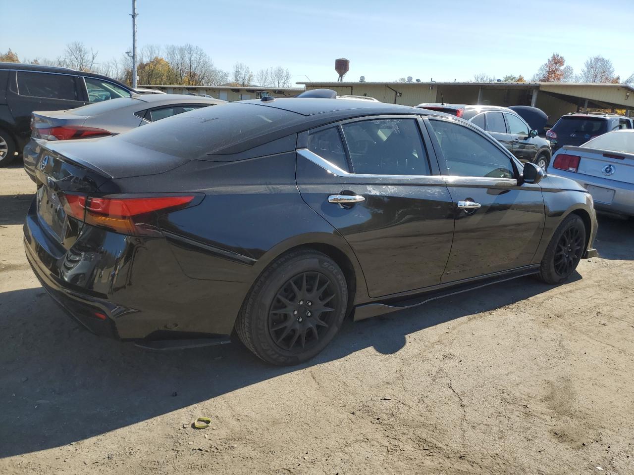 2020 Nissan Altima - Image 3