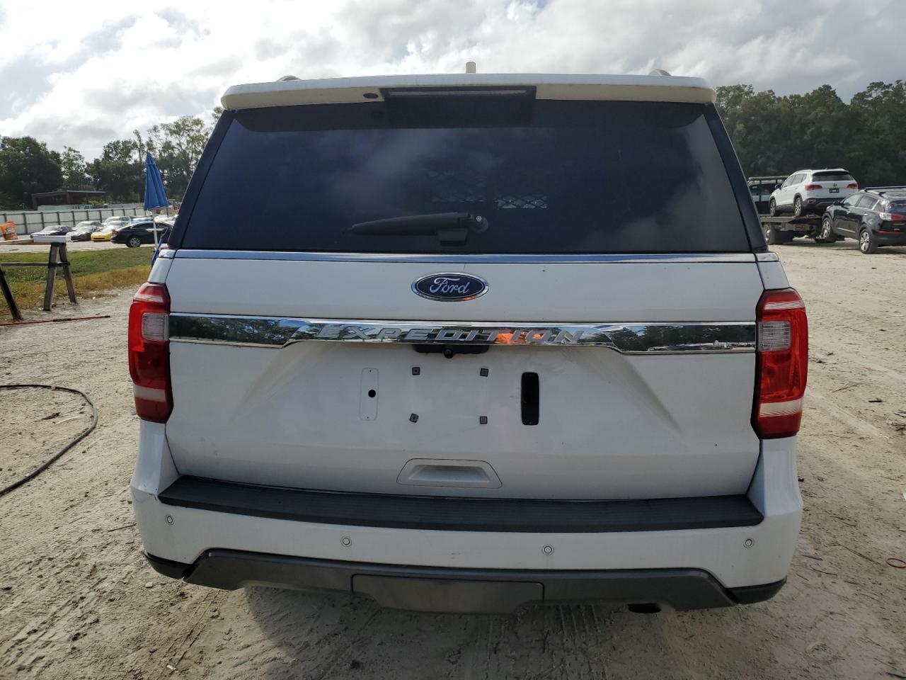 2018 Ford Expedition Xl VIN: 1FMJU1FT8JEA30671 Lot: 77042044