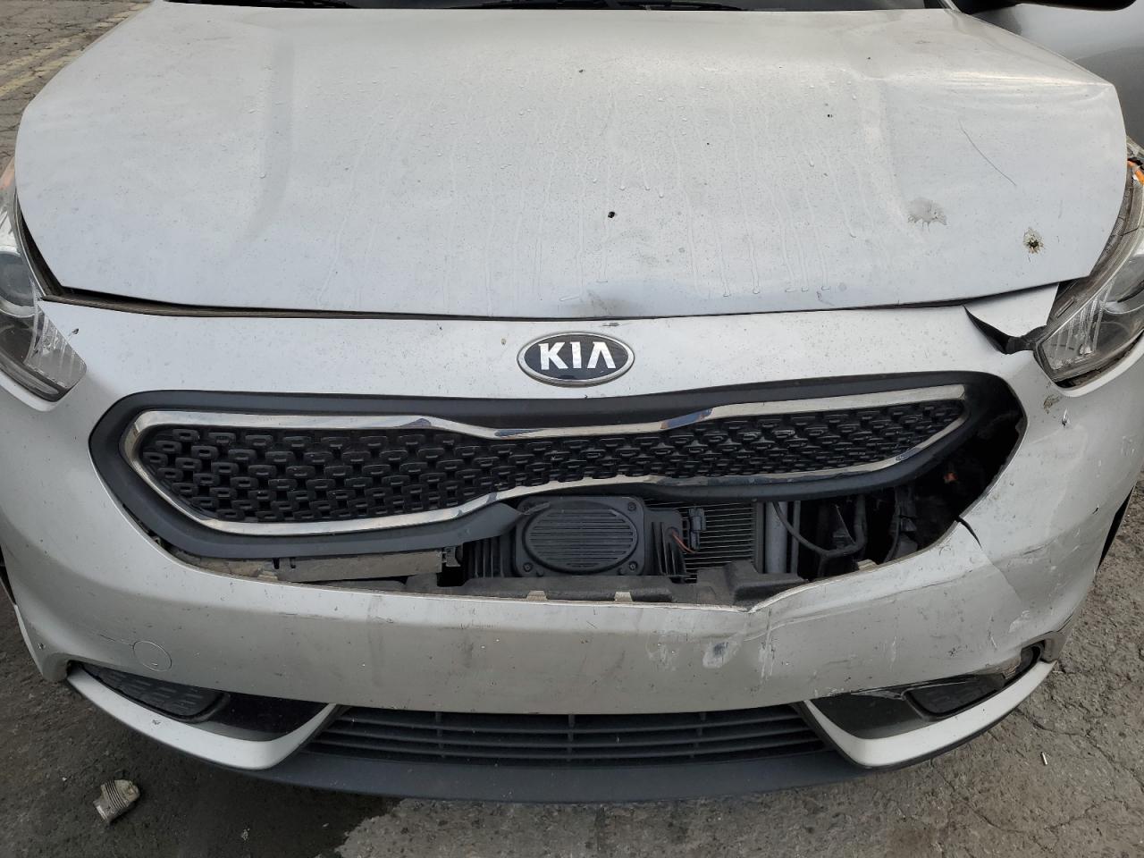 KNDCB3LCXJ5212052 2018 Kia Niro Fe