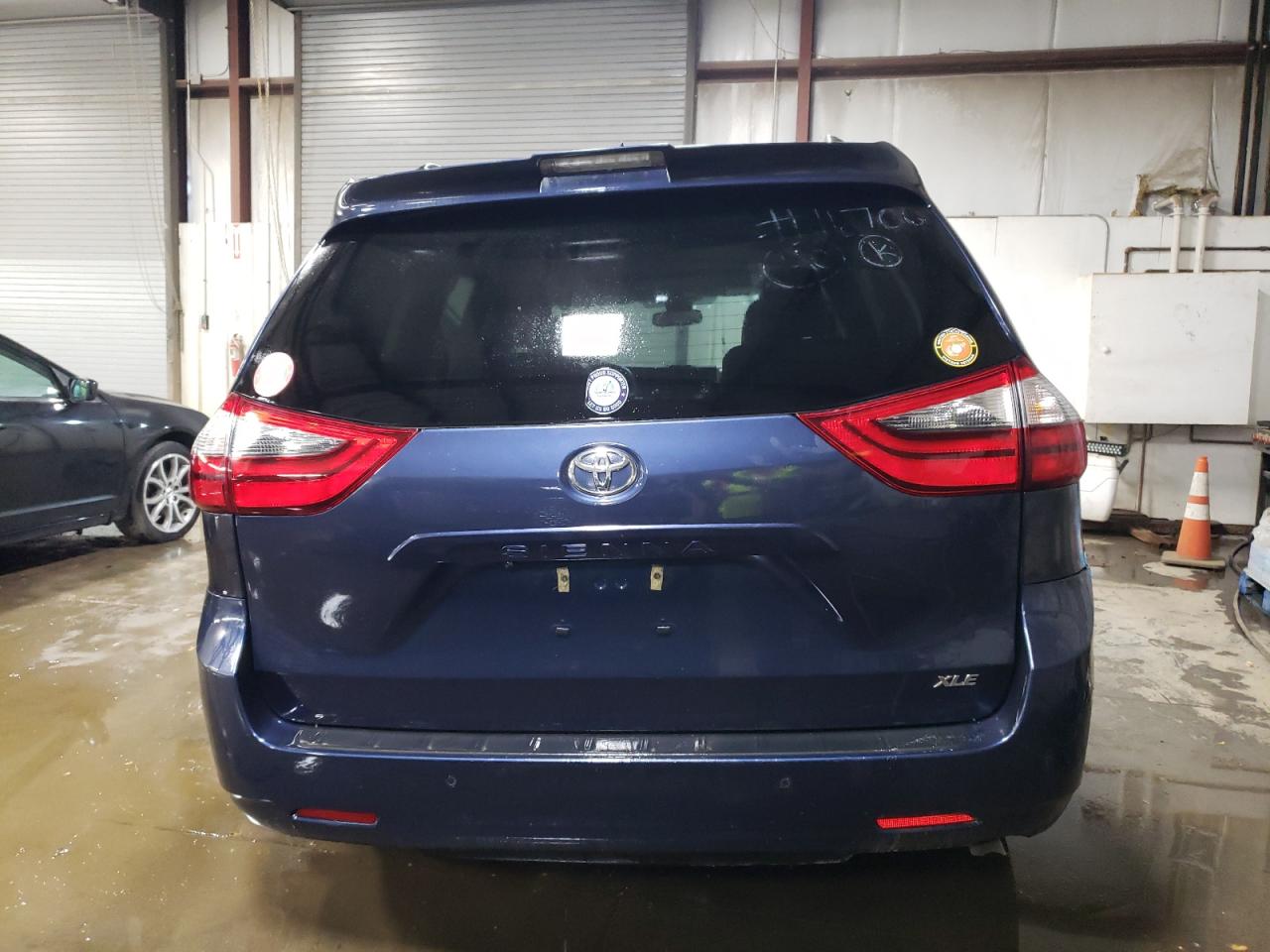 2020 Toyota Sienna Xle VIN: 5TDYZ3DC1LS065701 Lot: 77147254