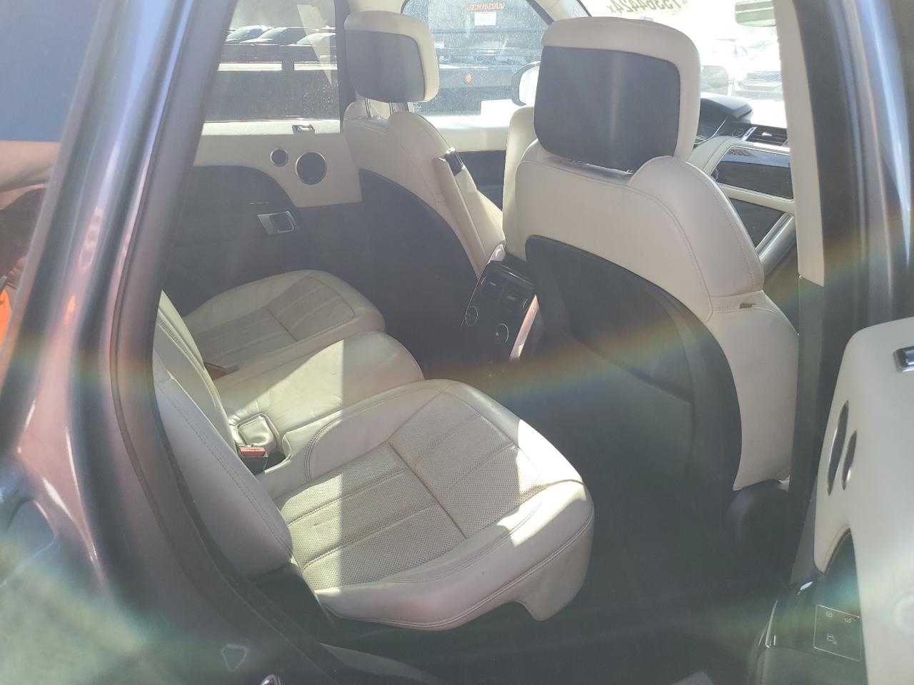 2019 Land Rover Range Rover - Image 11