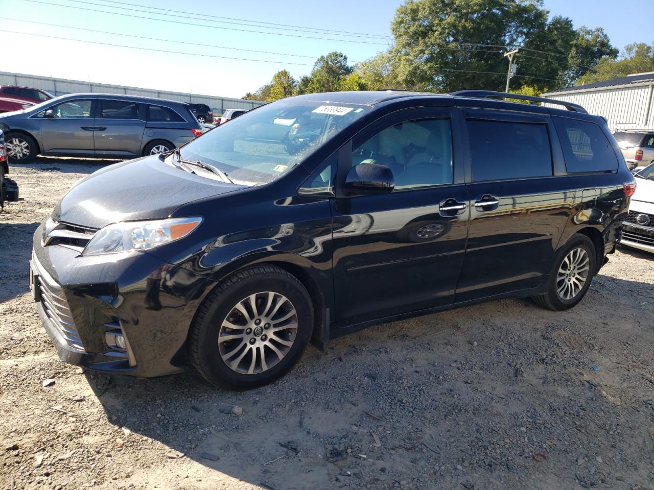 5TDYZ3DC2JS922315 2018 TOYOTA SIENNA - Image 1