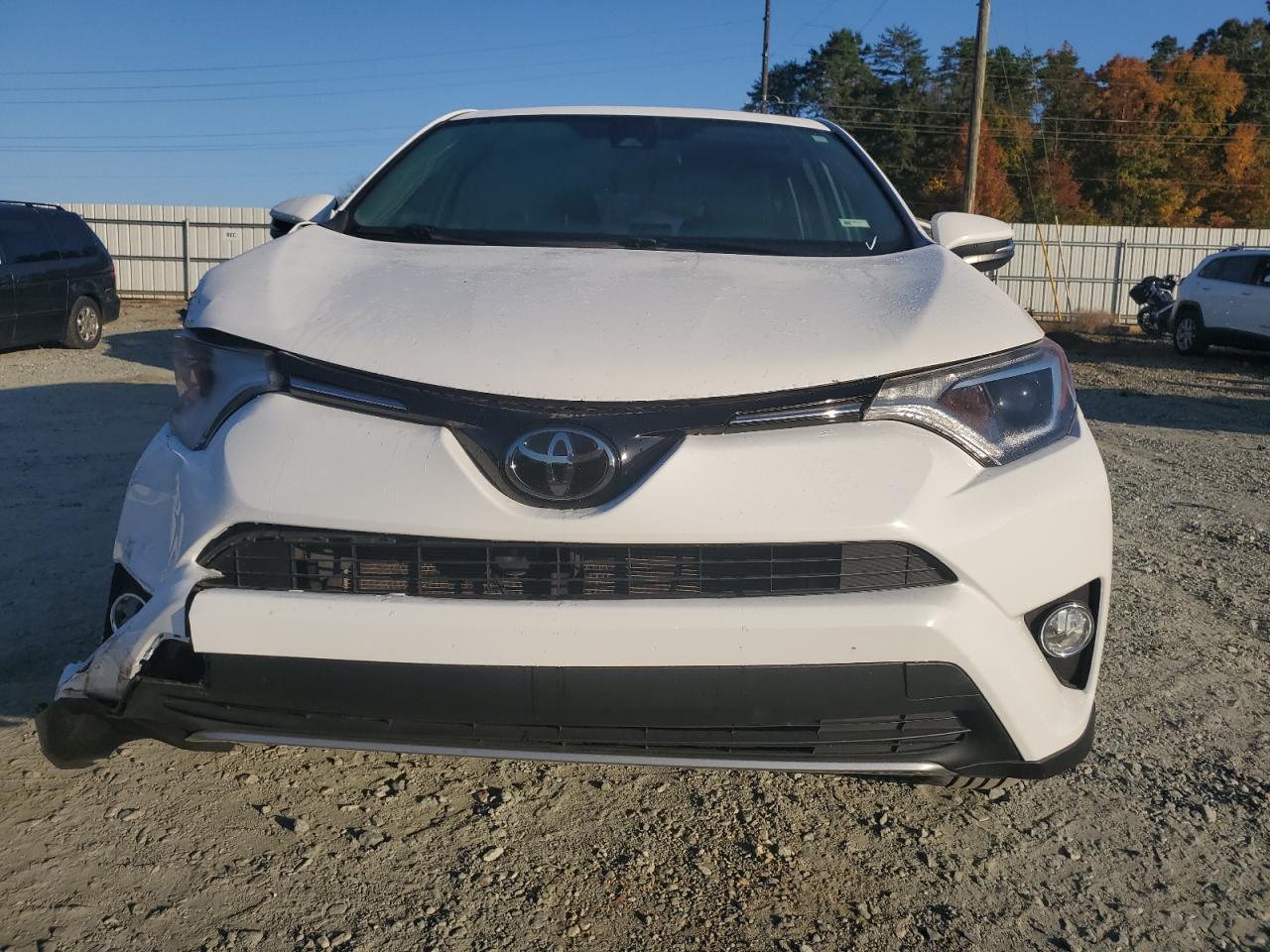 2018 Toyota RAV 4 - Image 5