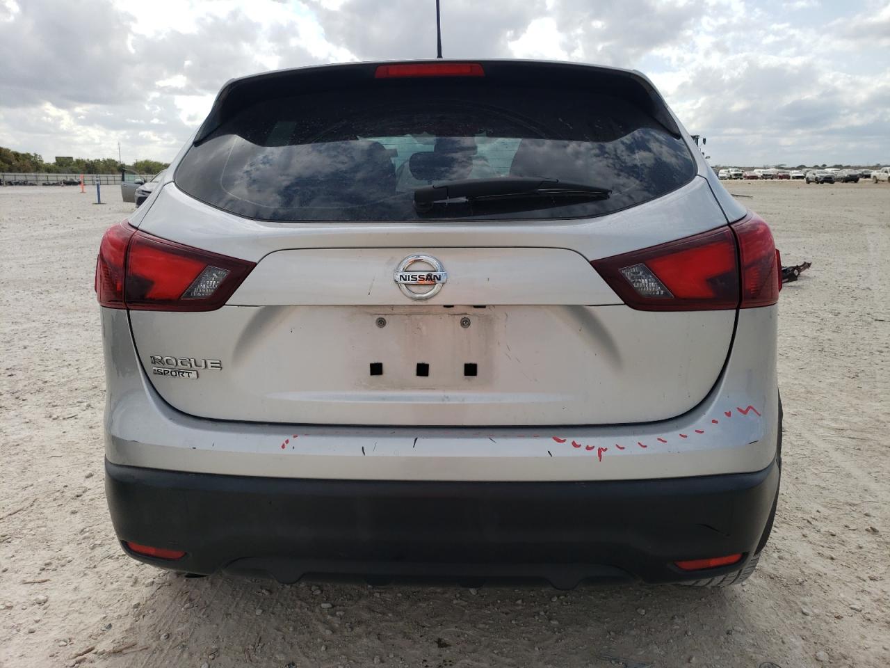 2018 Nissan Rogue - Image 6