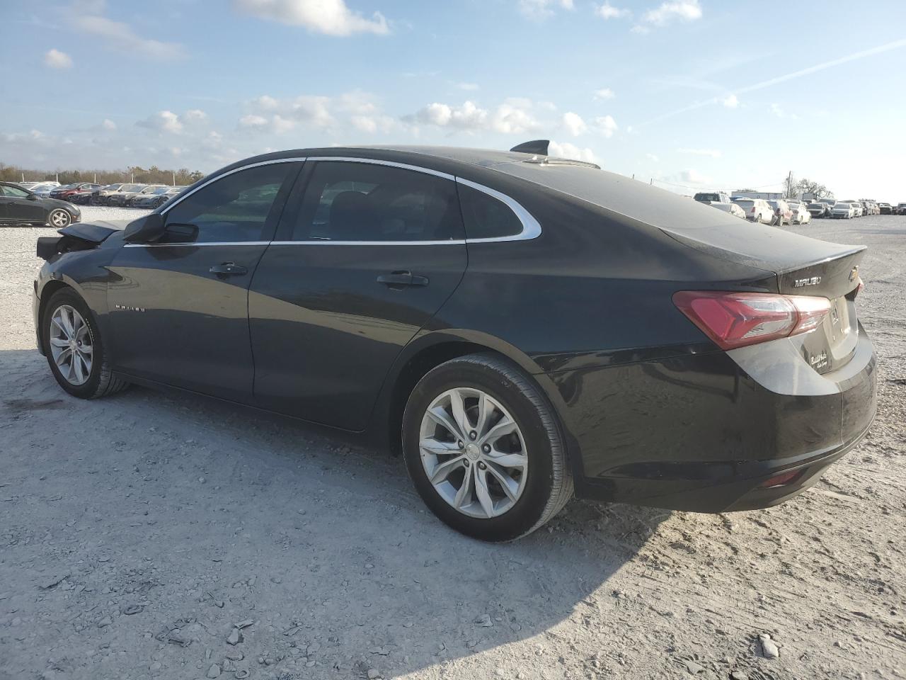 2019 Chevrolet Malibu - Image 2