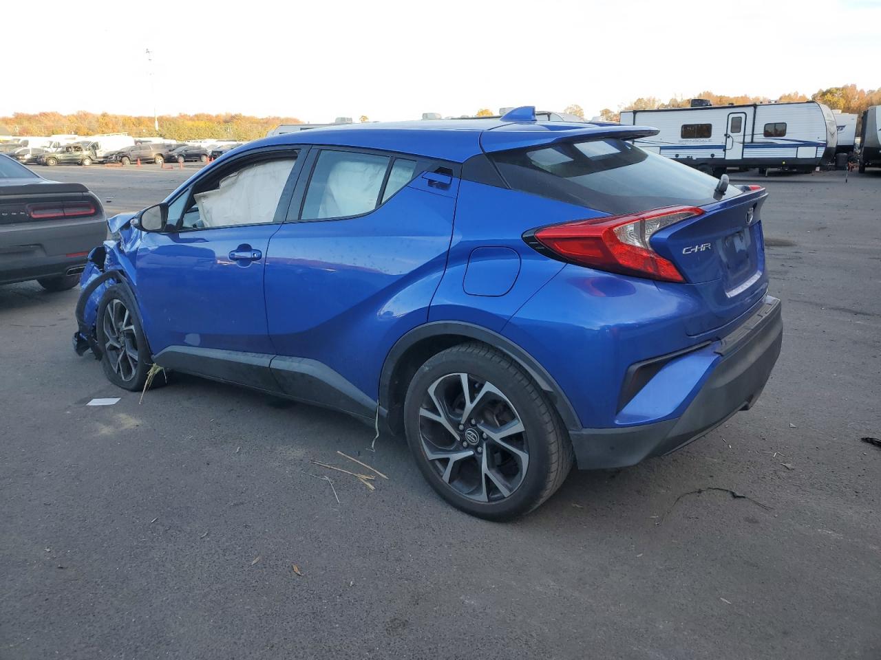 VIN NMTKHMBX6KR075481 2019 TOYOTA C-HR no.2