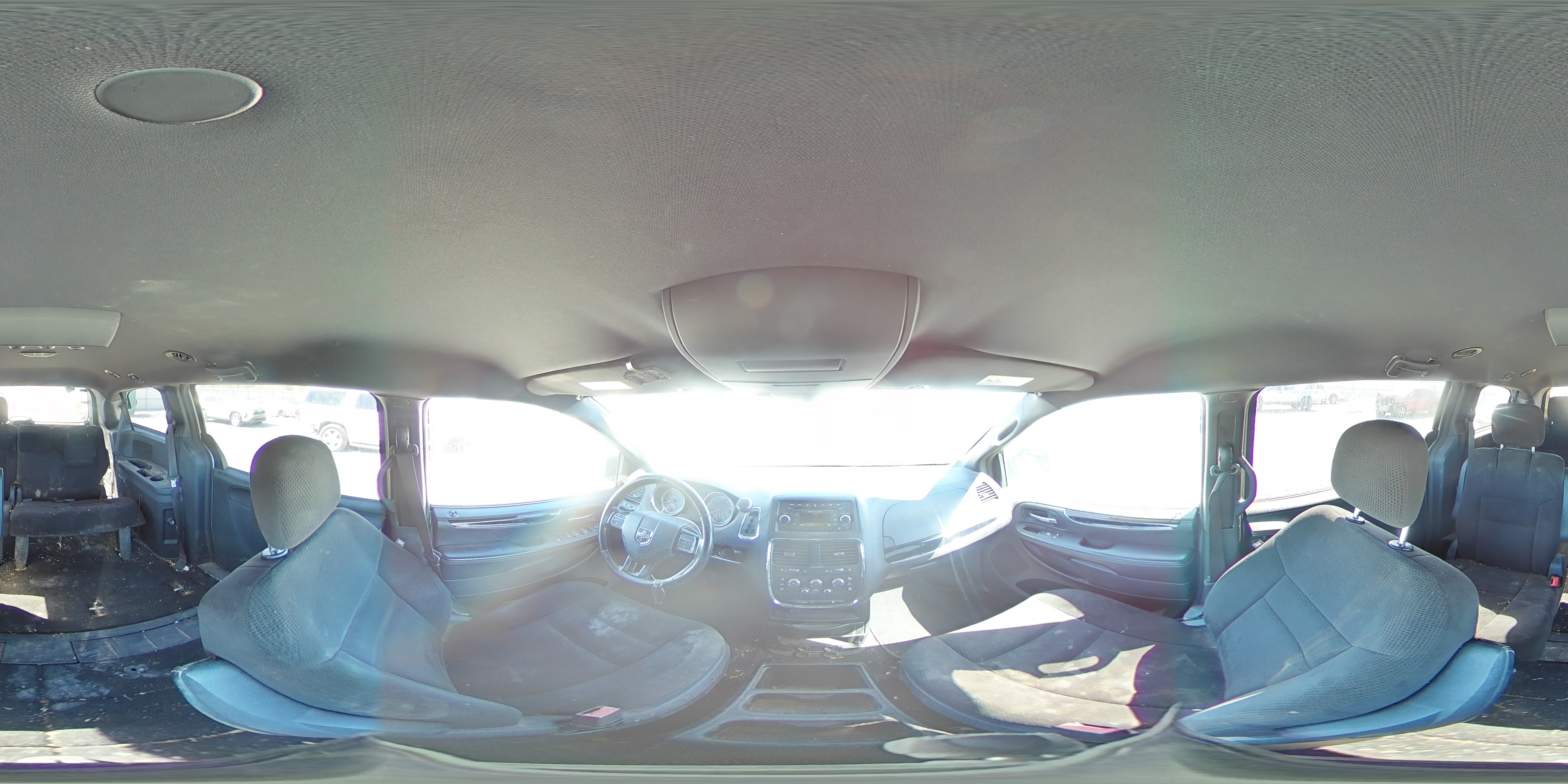 2015 Dodge Caravan - Image 14