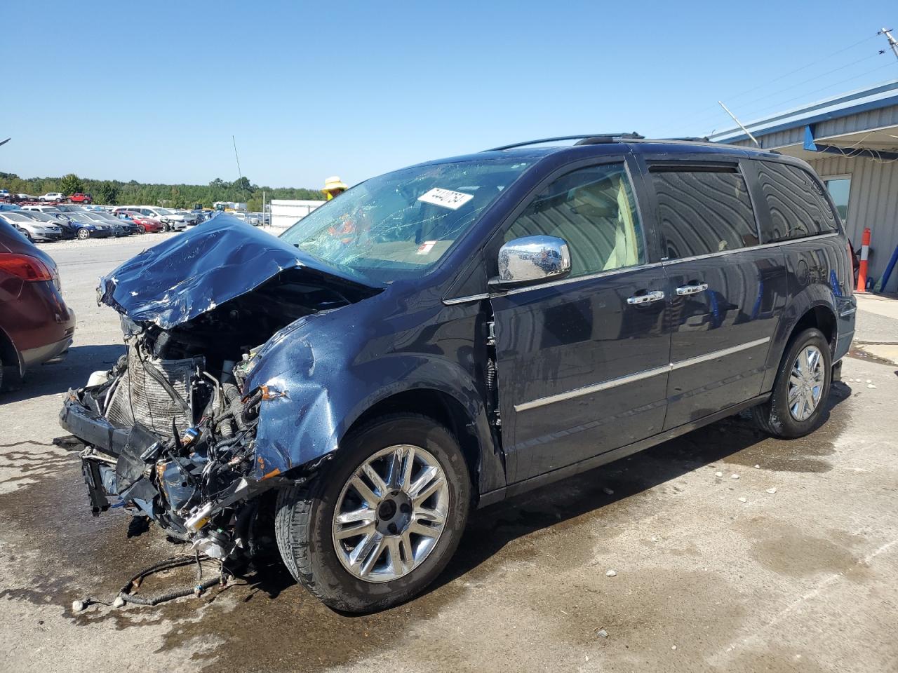 2008 Chrysler Town & Country Limited for Sale in Memphis, TN - Front End