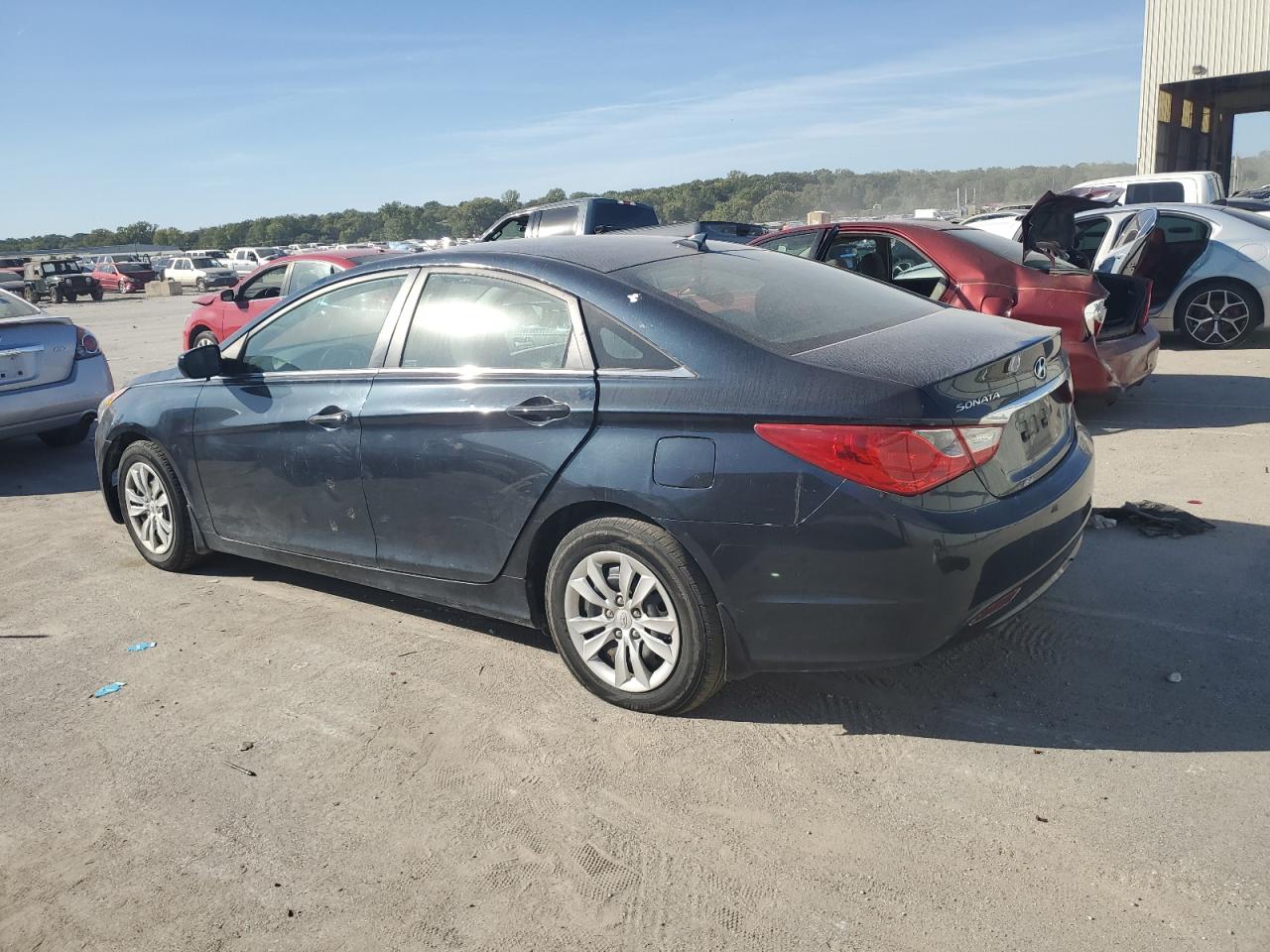 2013 Hyundai Sonata - Image 2