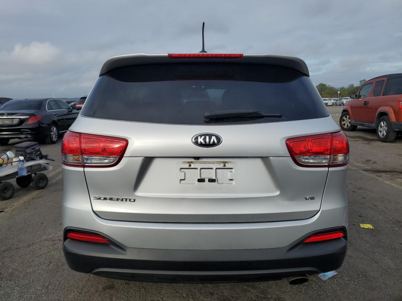 5XYPGDA59JG409217 2018 Kia Sorento Lx