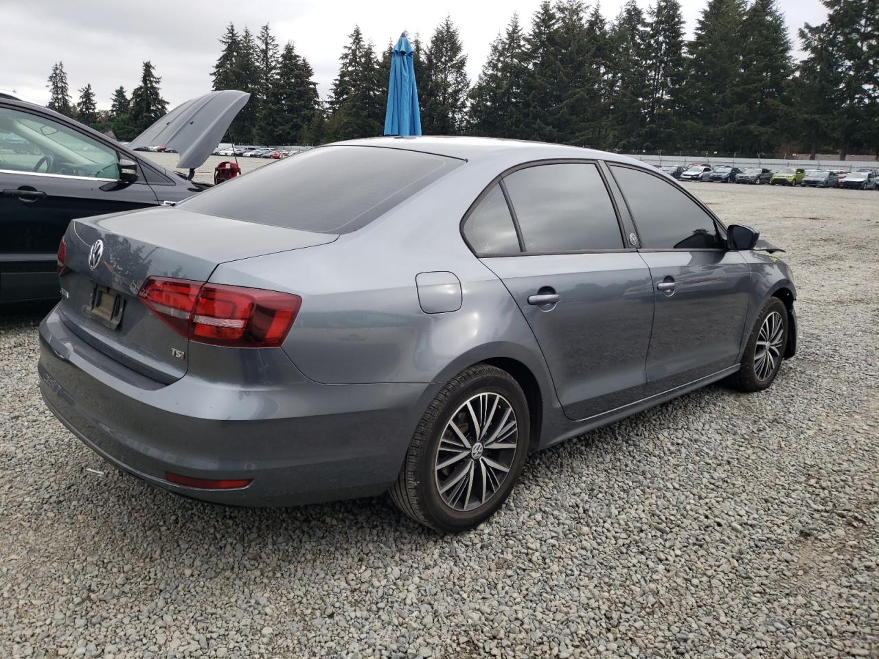 3VWDB7AJ4JM214657 2018 Volkswagen Jetta Se