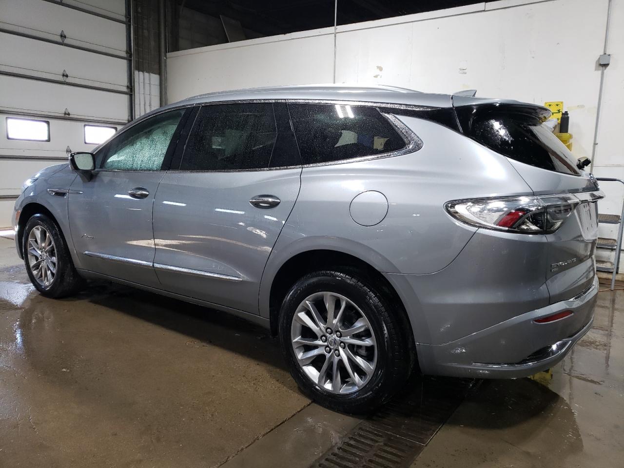 5GAEVCKW8PJ235326 2023 BUICK ENCLAVE - Image 2
