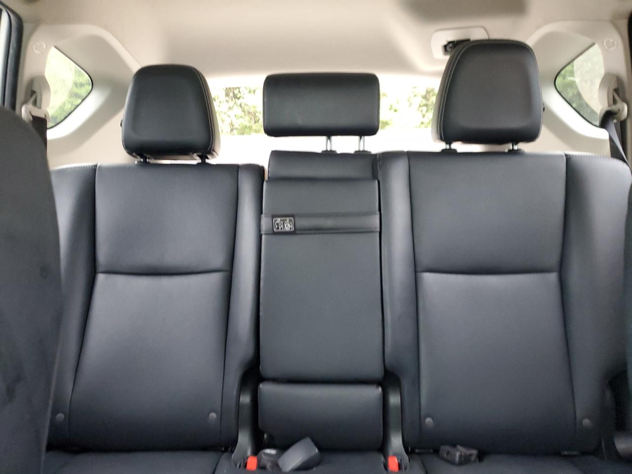 2018 Toyota RAV 4 - Image 10
