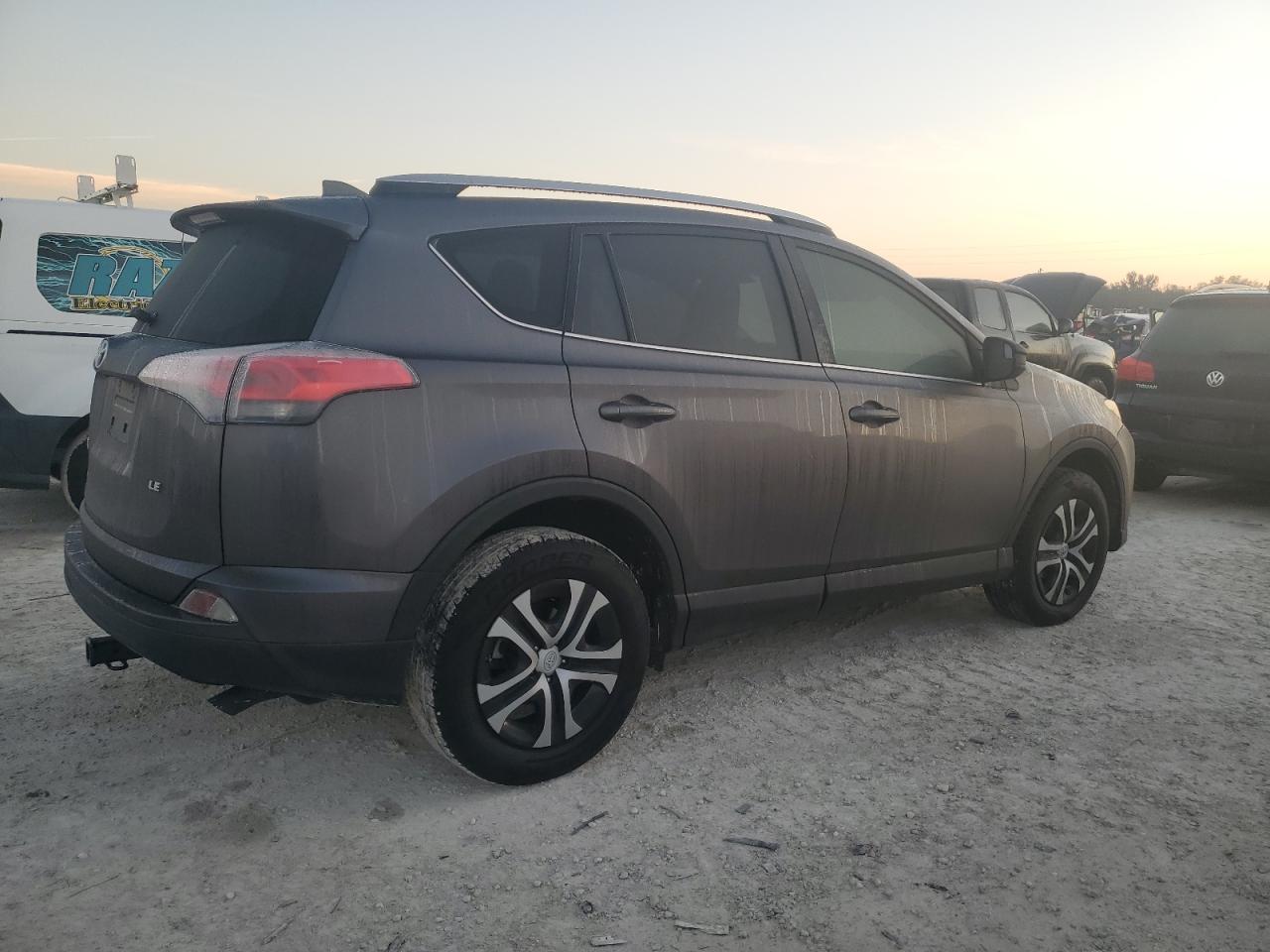 2018 Toyota RAV 4 - Image 3