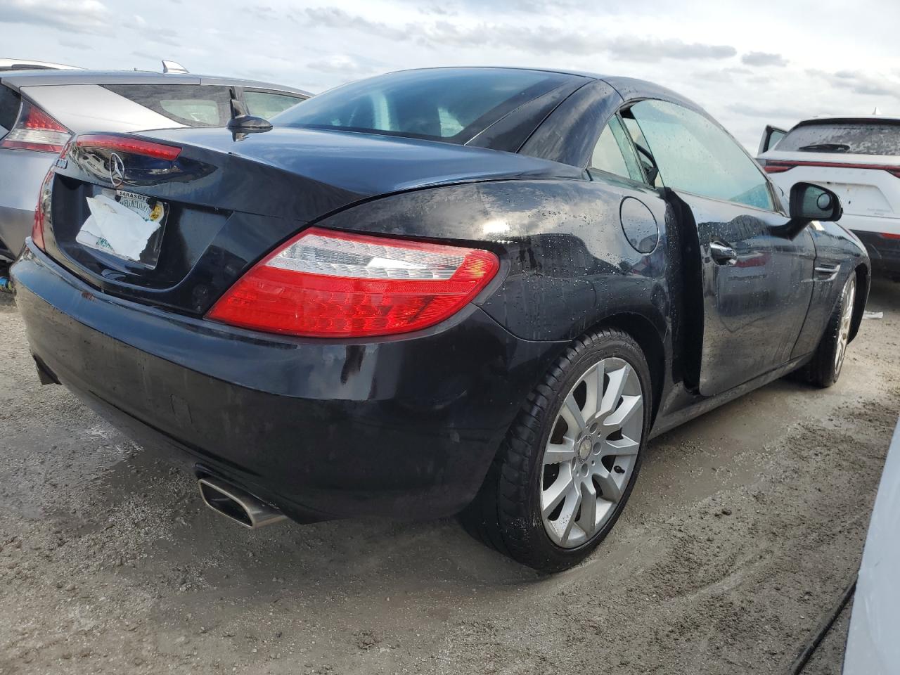 VIN WDDPK3JA2GF122096 2016 MERCEDES-BENZ SLK-CLASS no.3