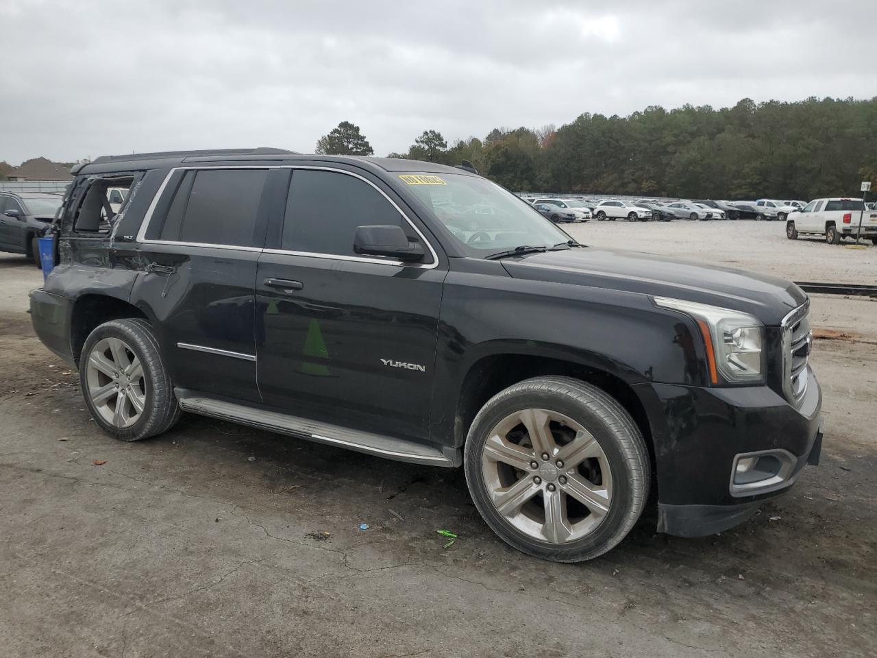 2016 GMC Yukon - Image 4