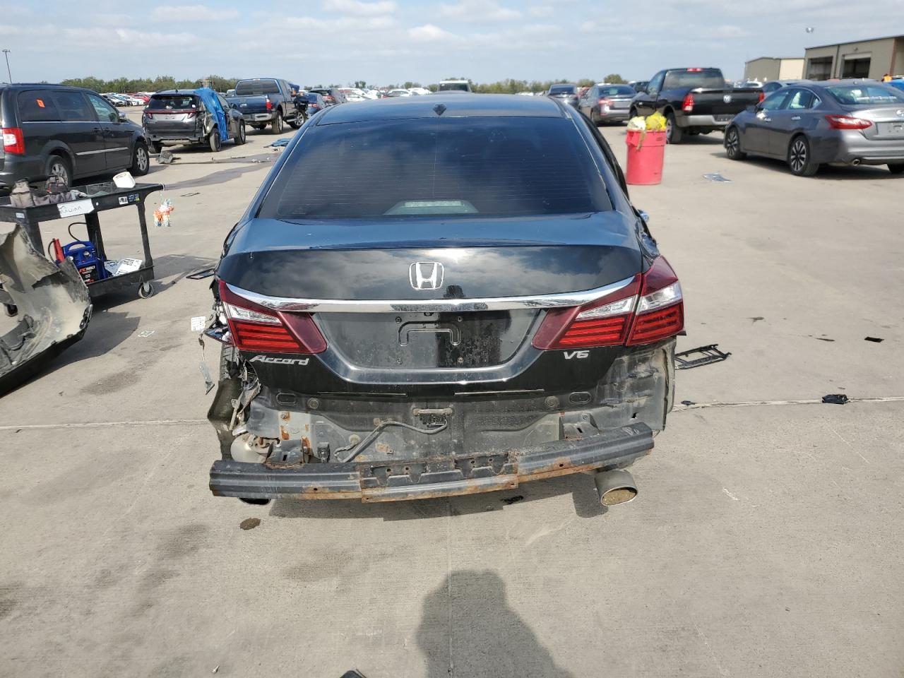 VIN 1HGCR3F84GA034675 2016 HONDA ACCORD no.6