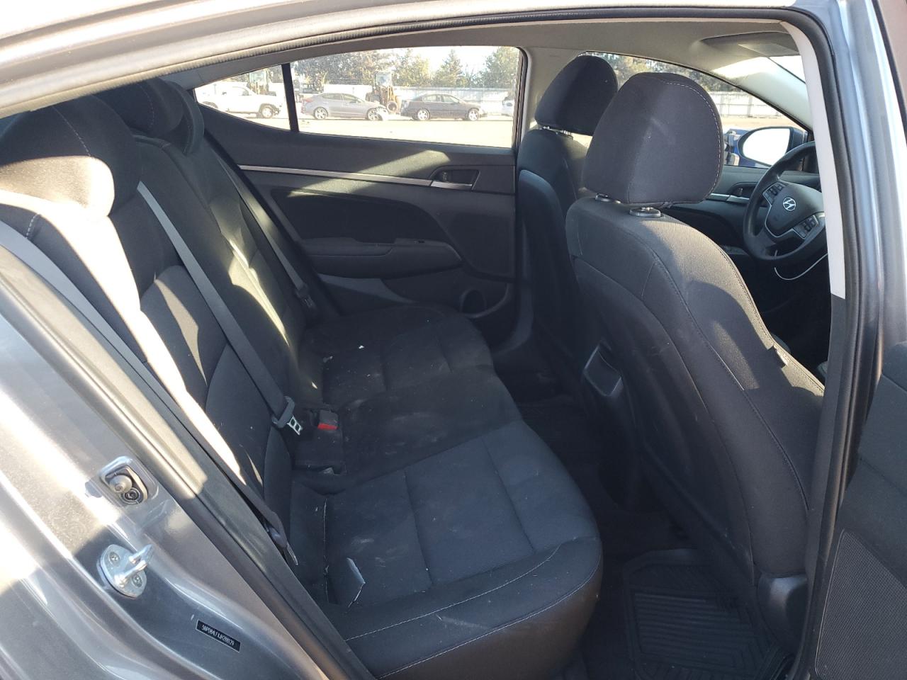 2018 Hyundai Elantra - Image 10