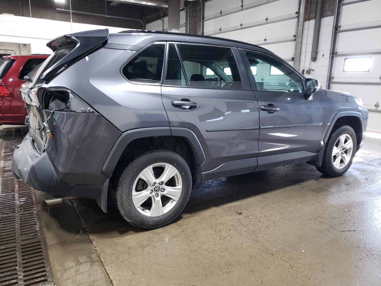 2T3P1RFV1MC244665 2021 Toyota Rav4 Xle