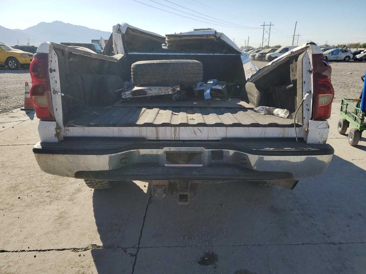 2003 Chevrolet Silverado K2500 Heavy Duty VIN: 1GCHK29U63E141077 Lot: 76603874