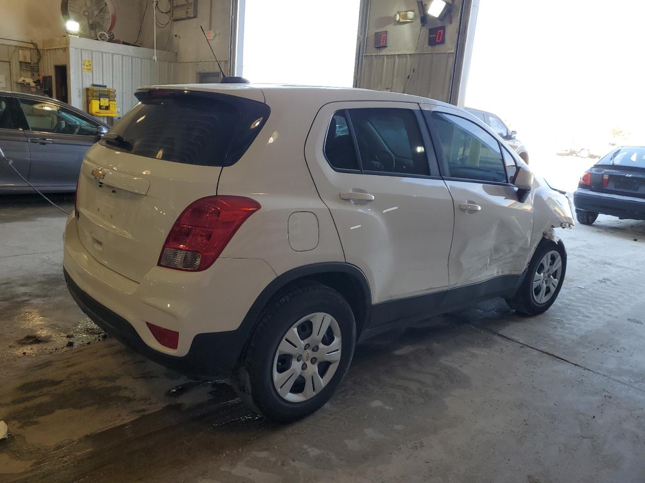 2017 Chevrolet Trax - Image 3