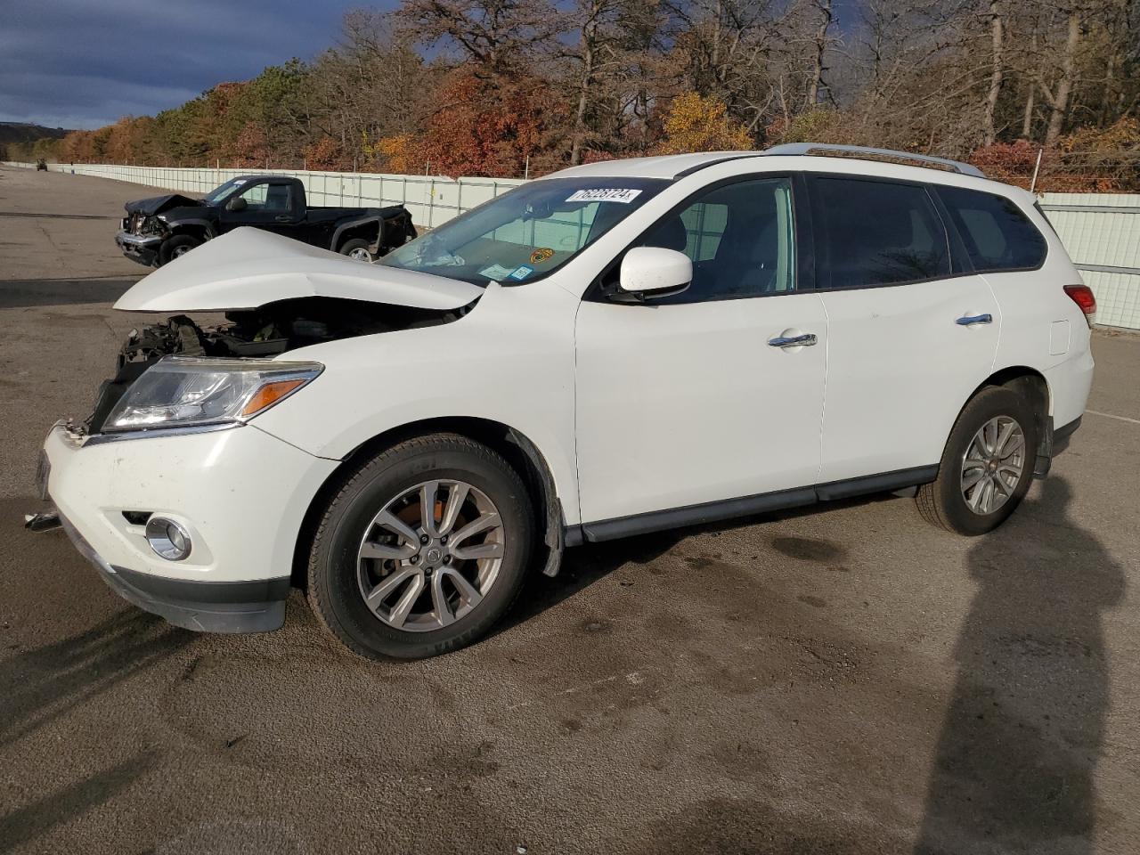 2016 Nissan Pathfinder - Image 1