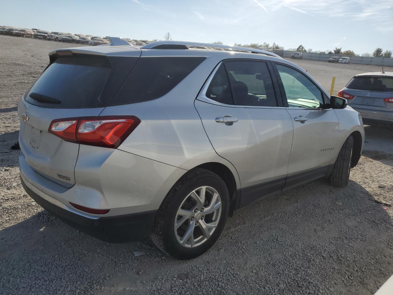 2018 Chevrolet Equinox - Image 3