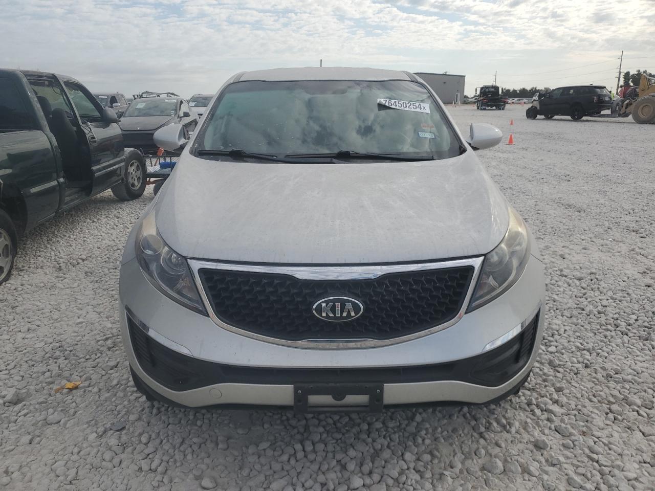 VIN KNDPB3AC7G7878903 2016 KIA SPORTAGE no.5