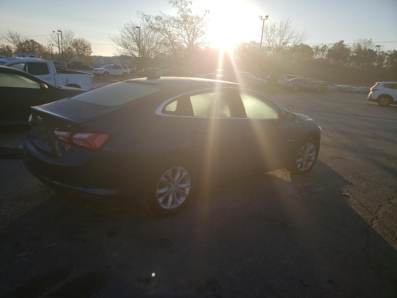 2019 Chevrolet Malibu - Image 2
