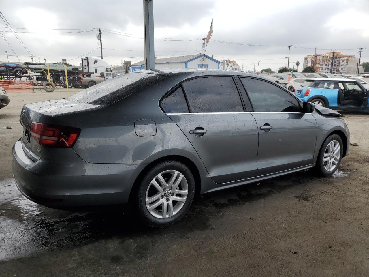 2017 Volkswagen Jetta - Image 3