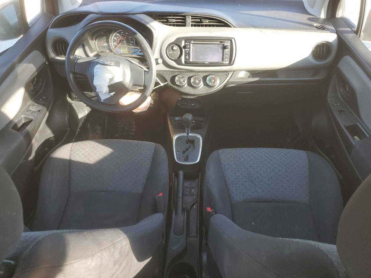 VIN VNKKTUD38FA036976 2015 TOYOTA YARIS no.8