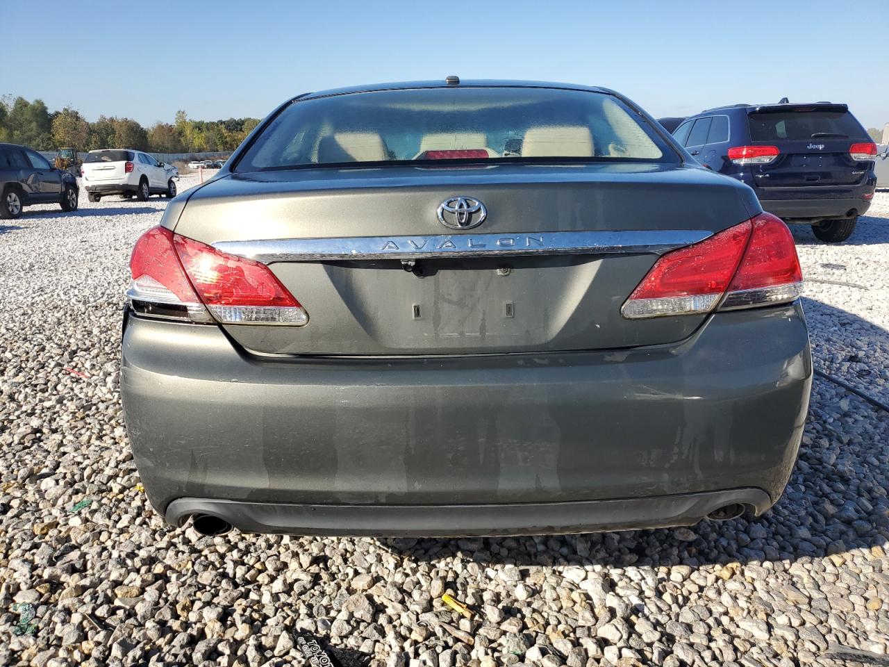 2012 Toyota Avalon - Image 6