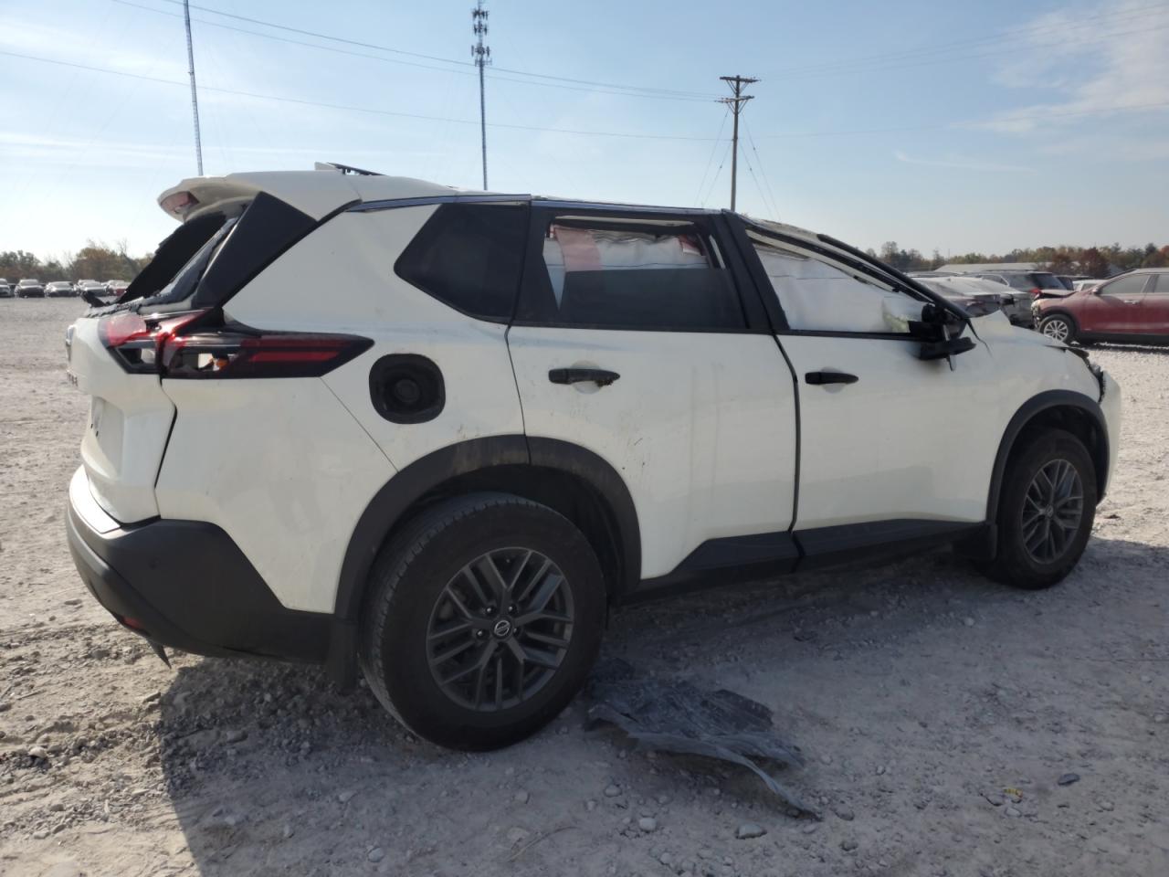 2021 Nissan Rogue - Image 3