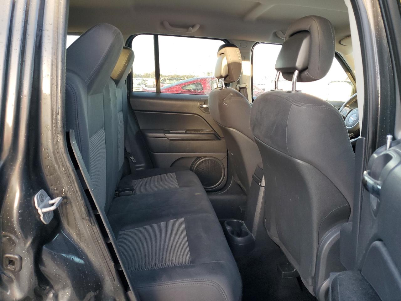 2011 Jeep Liberty (Patriot) - Image 11