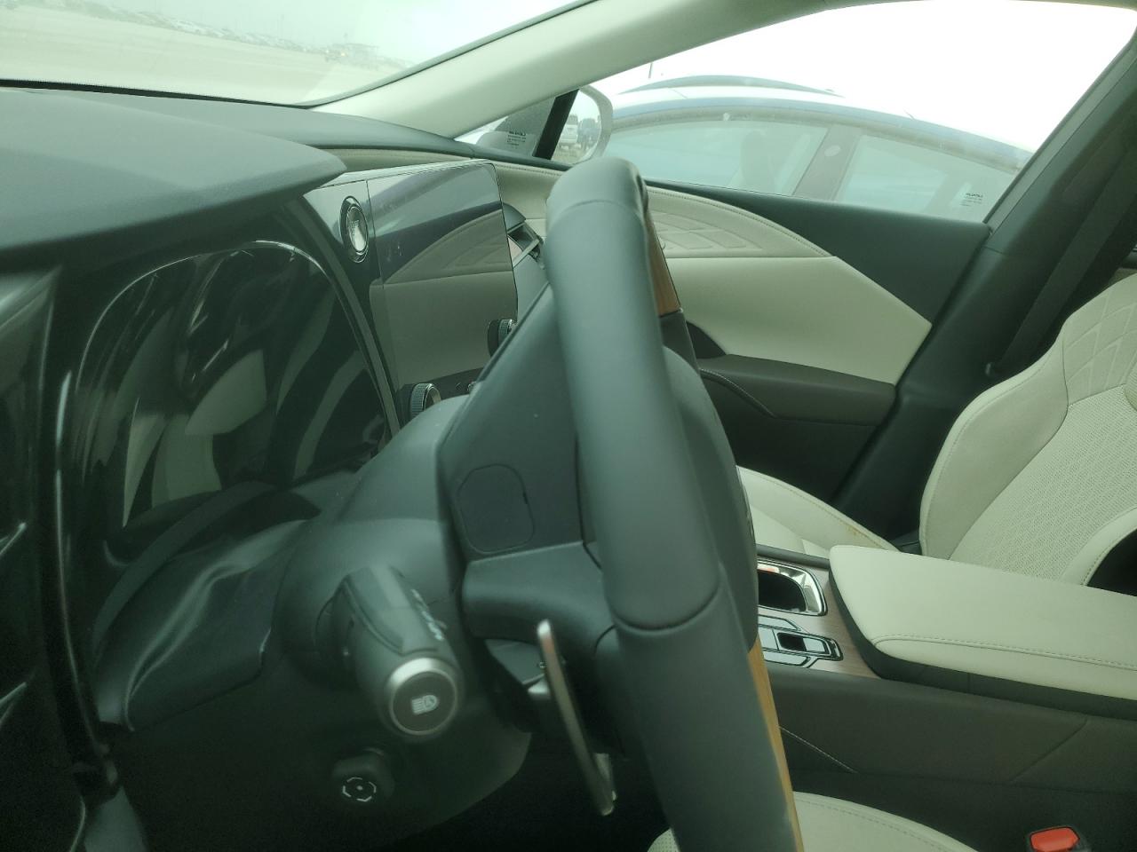 2024 Lexus RX - Image 9
