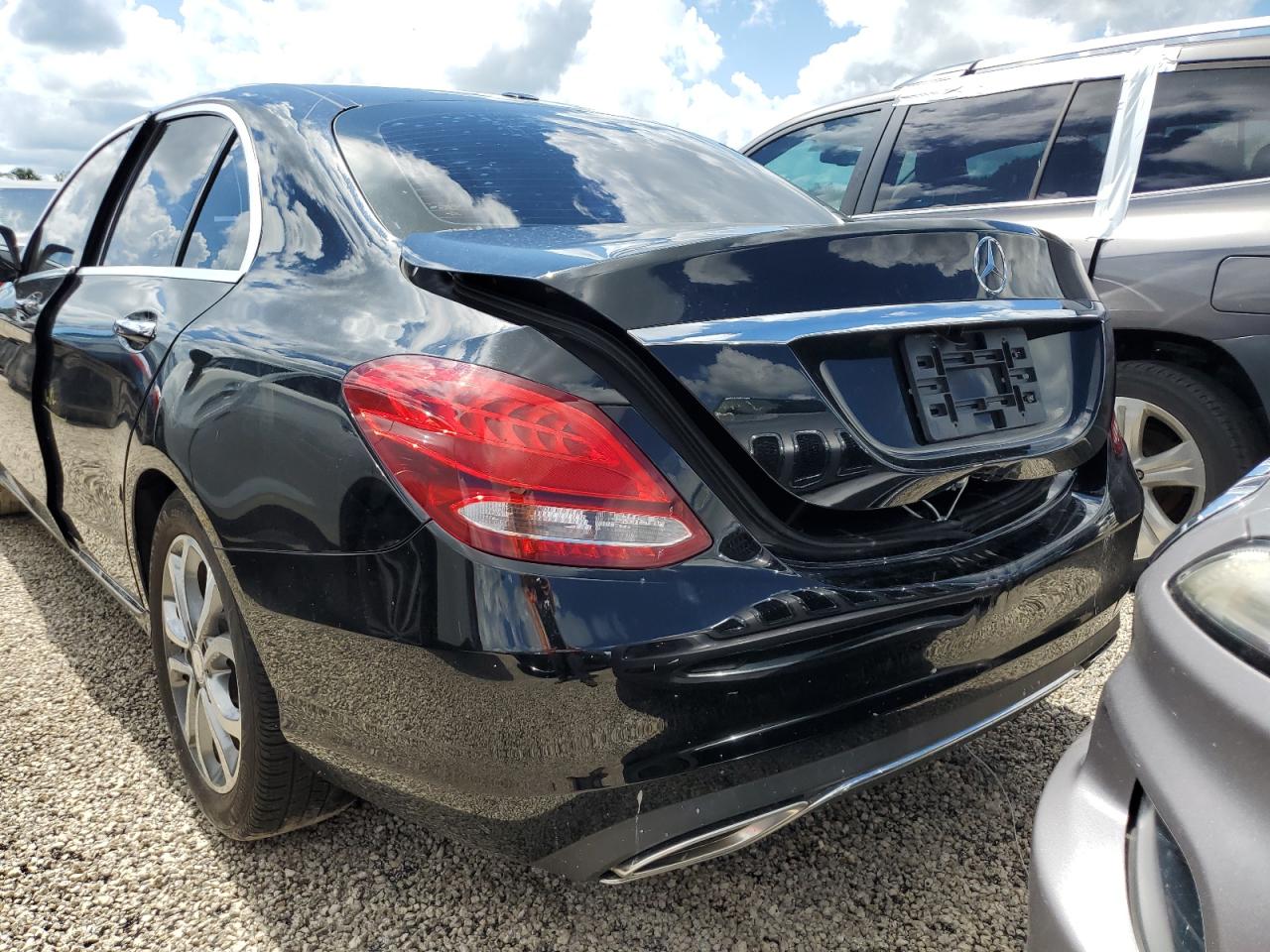 2017 Mercedes-Benz C 300 VIN: 55SWF4JB8HU183174 Lot: 73789004