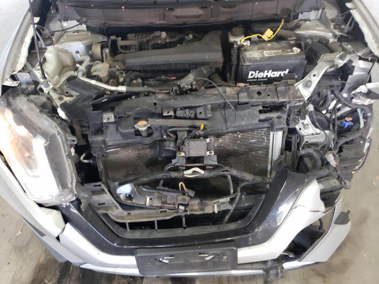 2018 Nissan Rogue - Image 13