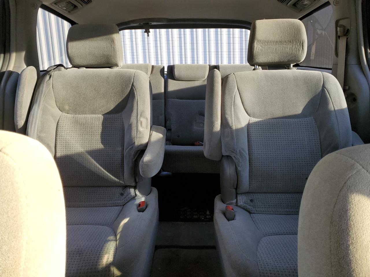 2008 Toyota Sienna - Image 10