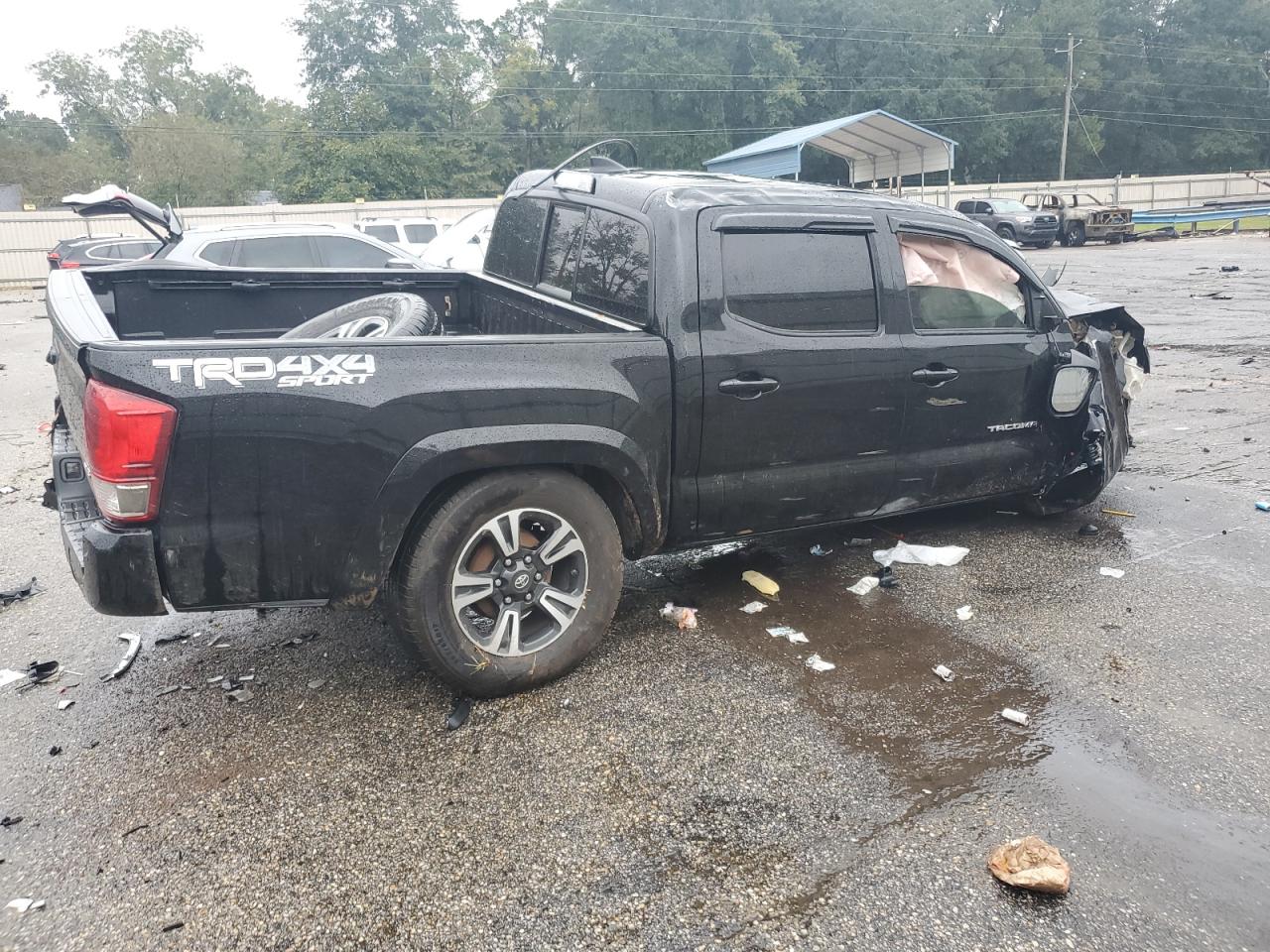 2016 Toyota Tacoma - Image 3