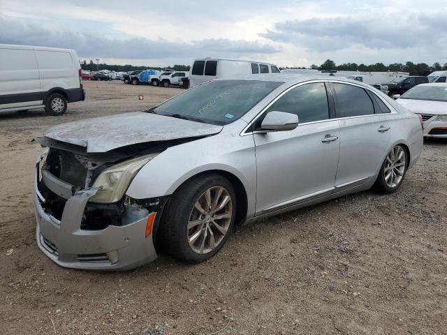 Седани CADILLAC XTS 2015 Сріблястий